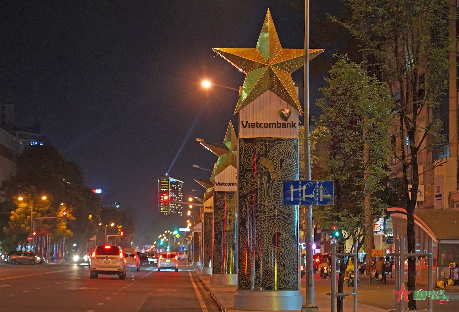 TP Hồ Chí Minh: Biển quảng cáo, đèn trang trí lớn tắt sau 22 giờ để tiết kiệm điện